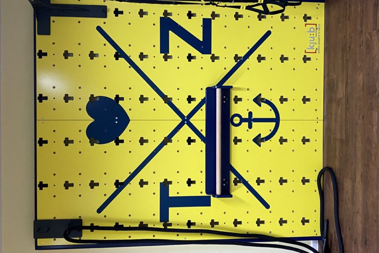 Sportwand mit Logo Therapiezentrum Axel Lieb