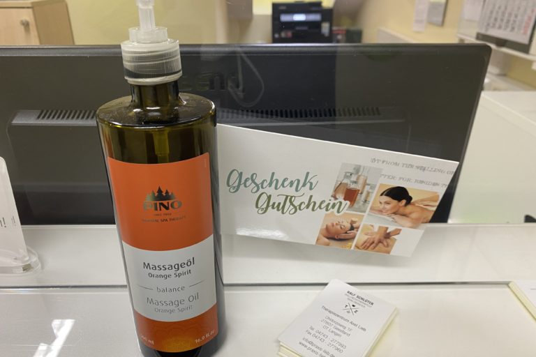 Massagegel und Gutschein zum Verkauf